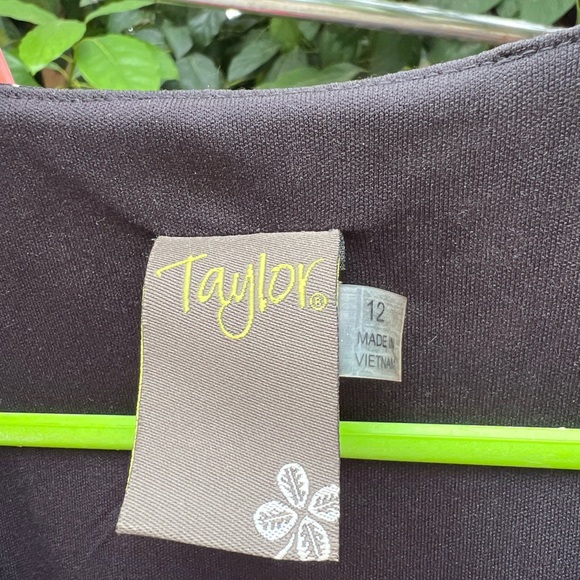 Taylor floral flowy dress - Picture 3 of 3